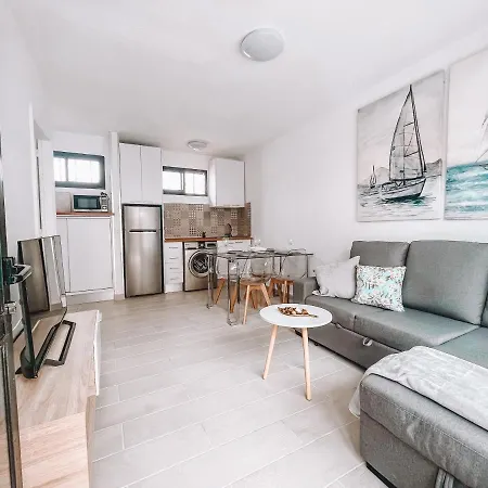 Dahlia Dunasol Apartment *